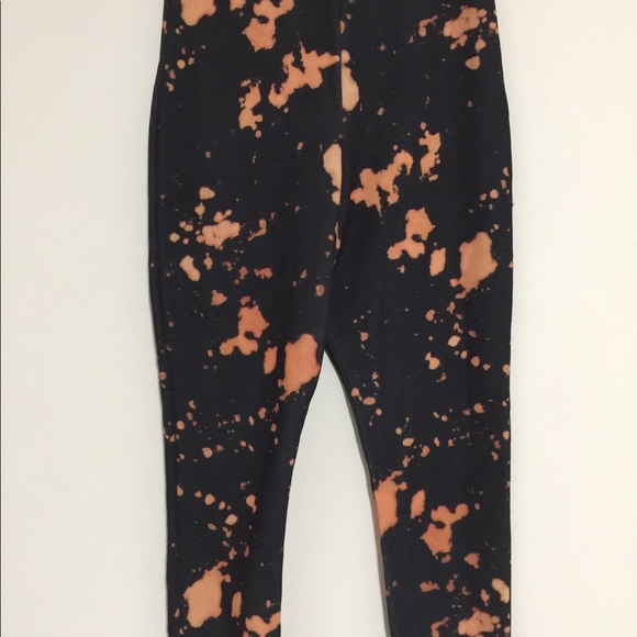 Two pieces - Picture 4 of 4